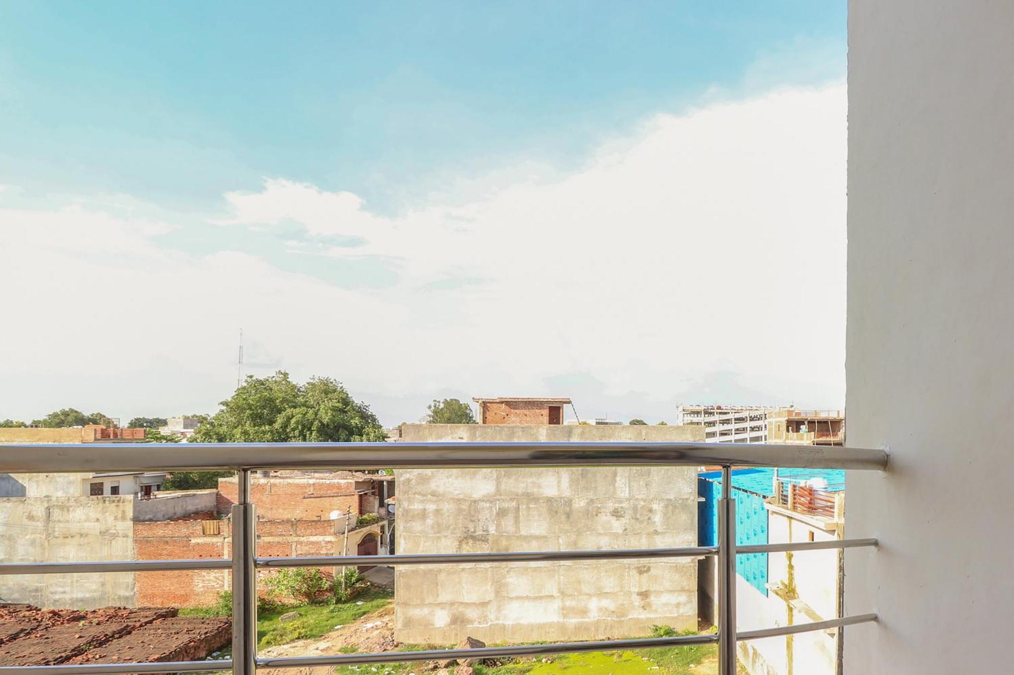 Hotel O Vgs Chinhat Luaran gambar
